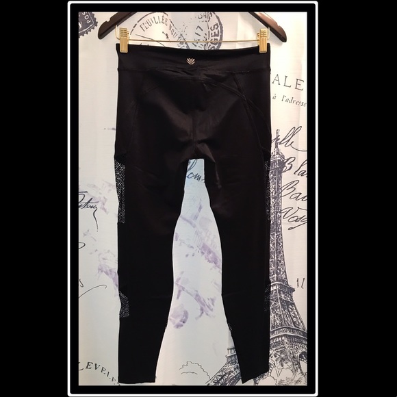 🌺 Forever21 Leggings W/ Fishnet Mesh Panel Detail - Picture 2 of 5